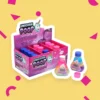 En färgglad uppsättning av Unicorn Poop slime-flaskor i en rosa display med en enhörningslogotyp