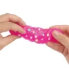Färdigt Candy Cloud Slime med dekorativa konfetti.