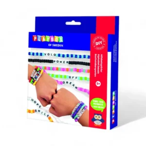 Förpackning med pysselset för armbandstillverkning, innehållande bokstavspärlor och färgglada pärlor.