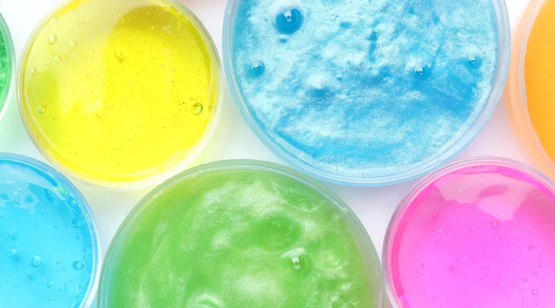 Färgpsykologi olika färger av slime