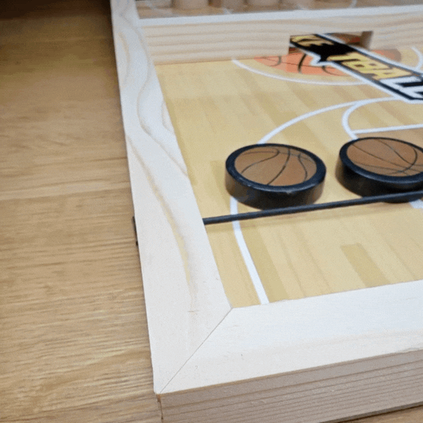 Sling Puck brädspel med basketinspiration – snabba drag och mål i basketstil