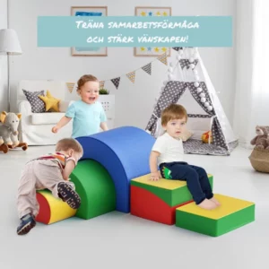 Barn leker och samarbetar med Stora Mjuka Byggklossar för Barn